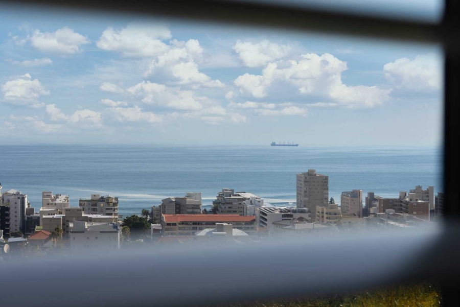 2 Bedroom Property for Sale in Sea Point Western Cape
